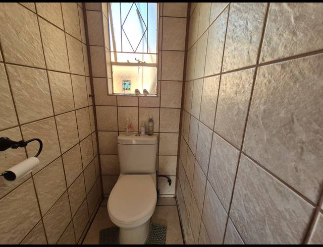 4 BEDROOM HOUSE FOR SALE IN VANDERBIJLPARK SE 2